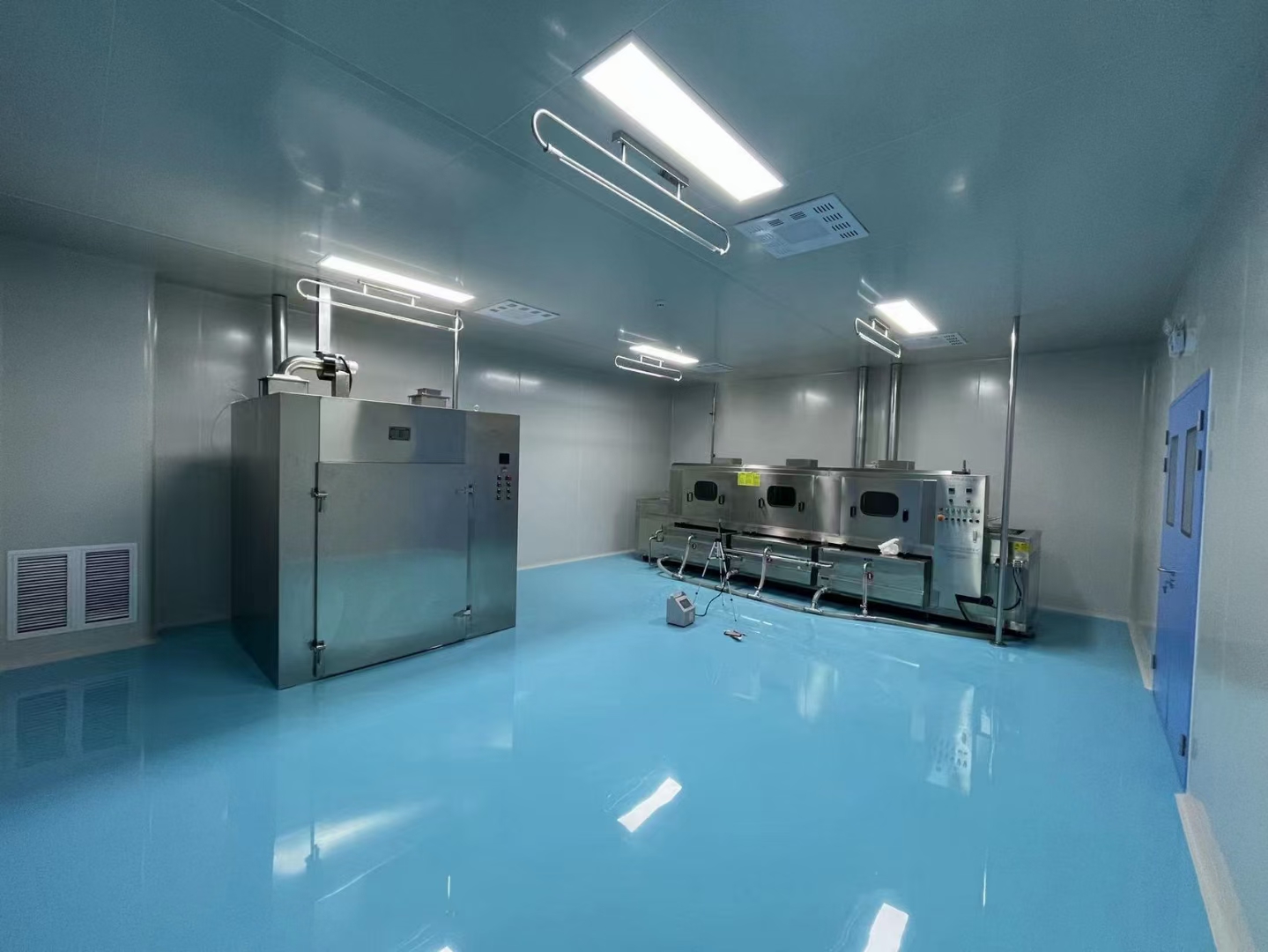 潔凈無塵車間有什么特點?是沒有一點灰塵的車間嗎?